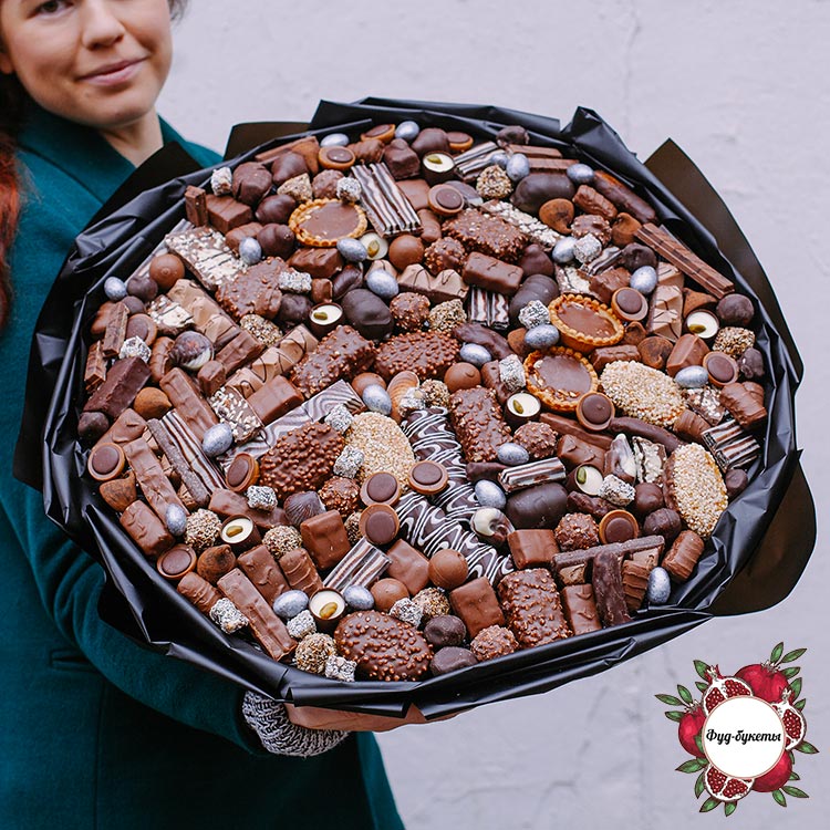 Большой букет из шоколада, конфет и батончиков купить в Москве с доставкойнедорого