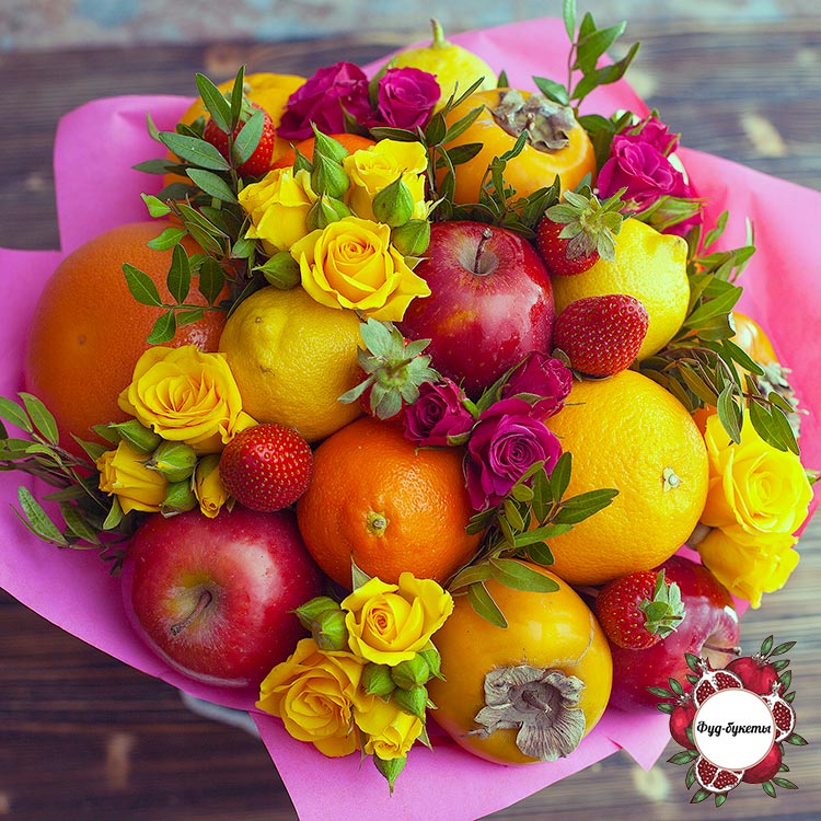 Букет из лимон, грейпфрута и цветов