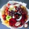 Букет из фруктов, сыра и роз
