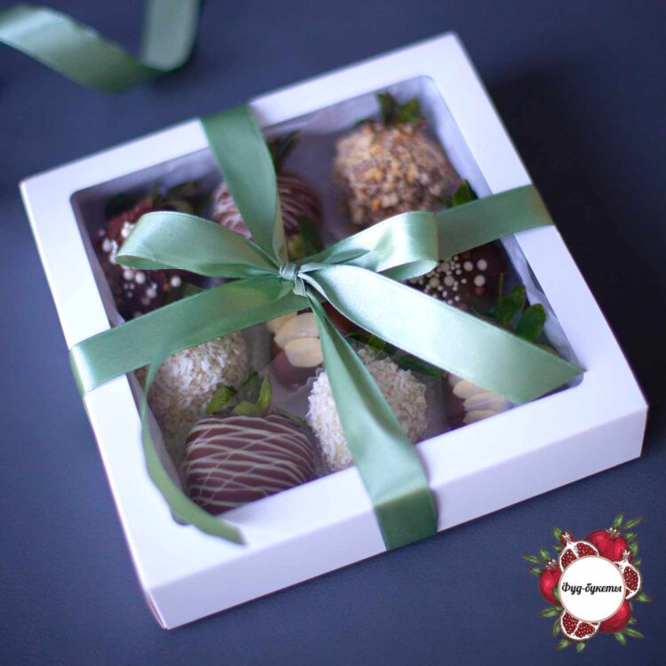 Подарочный набор из клубники в шоколаде